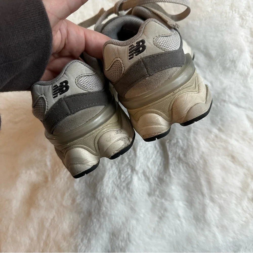 New Balance Boy’s 9060 Size 2 Sneakers